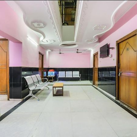 Hotel Raj Hans Dx Нью-Дели Экстерьер фото