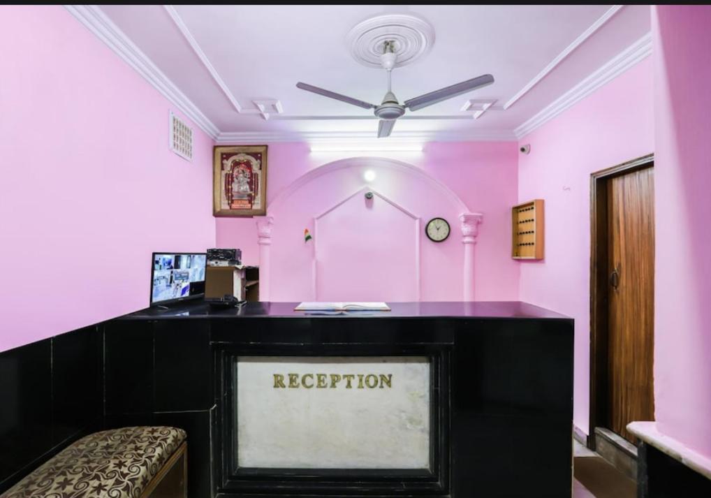 Hotel Raj Hans Dx Нью-Дели Экстерьер фото